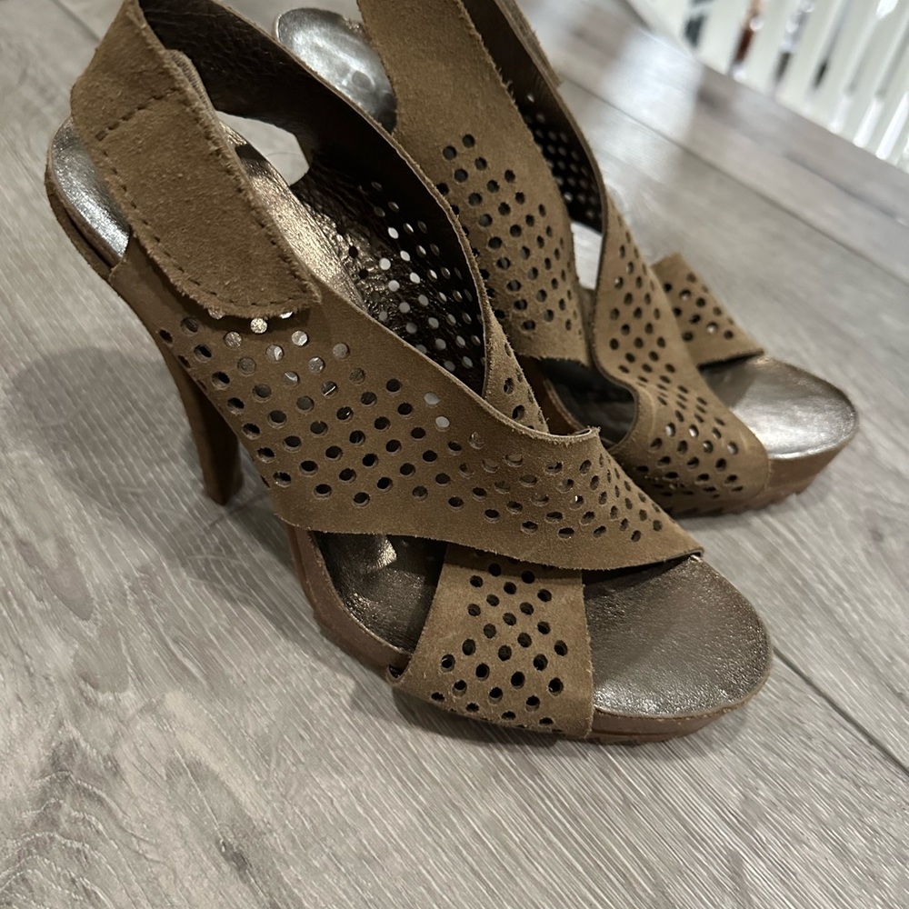 Gorgeous Pedro Garcia suede heels .